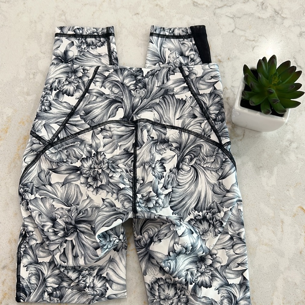Lululemon Train Times Leggings